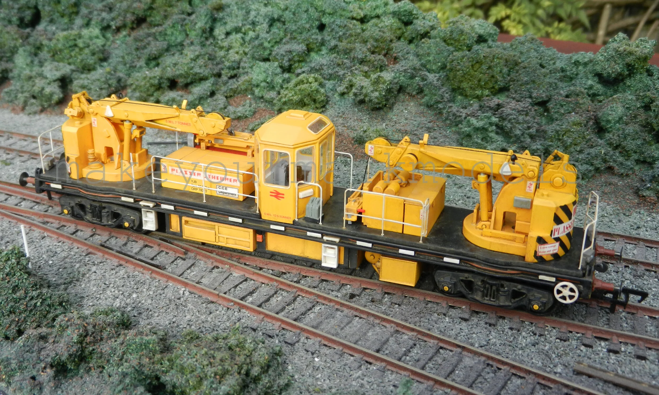 Plasser & Theurer Twin Jib Rail Crane — Make Your Mark Models